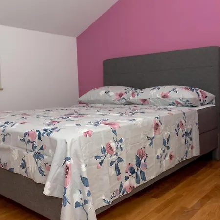 Plazonic Apartman *